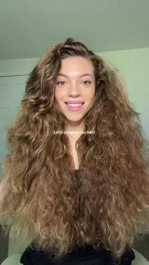 Nothing wrong with loving a blowout 🤍 folllow for hair tutorials ✨ #hair #hairtok #hairtutorial #blowout #blowoututorial #hairstyle #hairstyles #easyhairstyle #curlyhair #longhair #wavytalk 