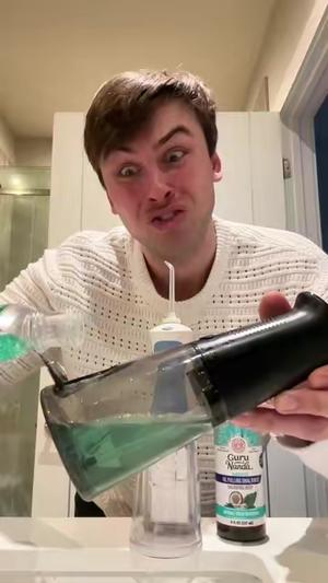 Water flossing is for the cool kids 😎 #waterfloss #waterflosser #teeth #fyp 