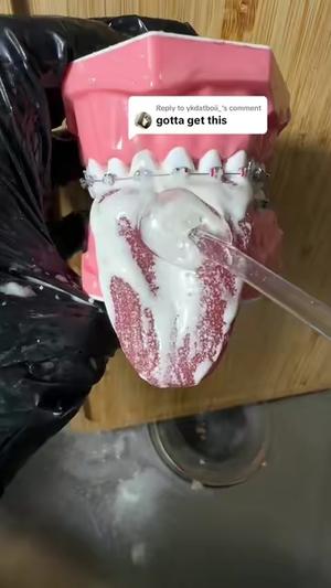 Replying to @ykdatboii_ i feel bad for anybody that bought this water flosser! #waterflosser #waterflossing #badbreath #oralhygiene 